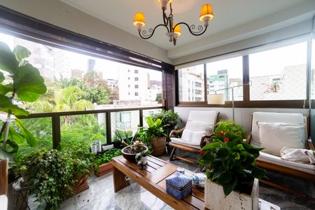 Apartamento à venda com 184m², 4 quartos e 3 vagasVaranda da Sala