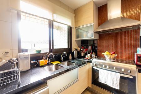 Apartamento à venda com 184m², 4 quartos e 3 vagasCozinha