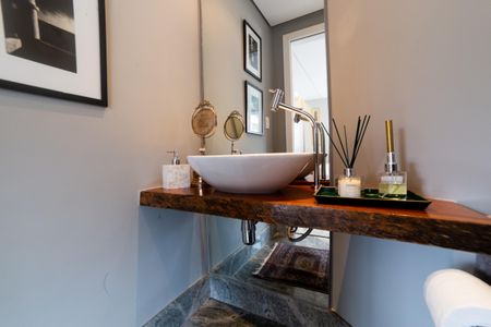 Apartamento à venda com 184m², 4 quartos e 3 vagasLavabo