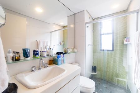 Apartamento à venda com 184m², 4 quartos e 3 vagasBanheiro da Suíte 3