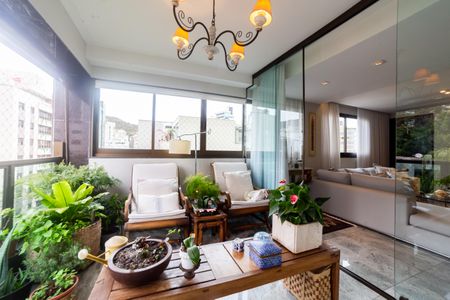 Apartamento à venda com 184m², 4 quartos e 3 vagasVaranda da Sala