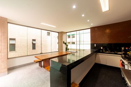 Apartamento à venda com 184m², 4 quartos e 3 vagasÁrea gourmet