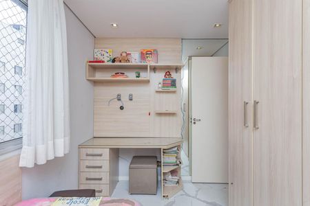 Quarto 1 de apartamento para alugar com 3 quartos, 64m² em Parque Bristol, São Paulo