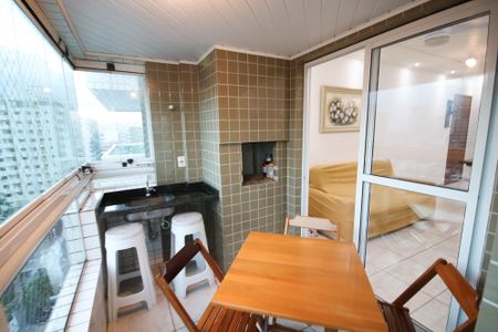 Apartamento para alugar com 69m², 2 quartos e 1 vaga Apartamento para alugar com 69m², 2 quartos e 1 vagaVaranda