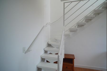 Apartamento à venda com 118m², 2 quartos e 1 vagaEscada - Acesso Cobertura