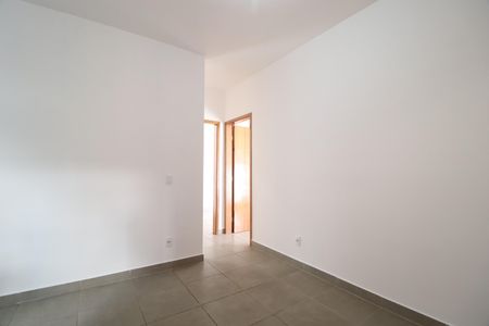Sala de apartamento para alugar com 2 quartos, 60m² em Santa Mônica, Uberlândia