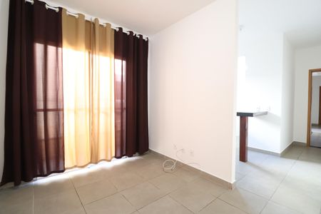 Sala de apartamento para alugar com 2 quartos, 60m² em Santa Mônica, Uberlândia