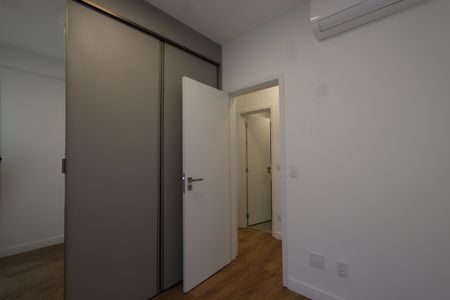Apartamento para alugar com 77m², 2 quartos e 2 vagasQuarto