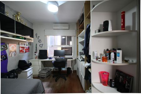 Casa à venda com 350m², 4 quartos e 4 vagas Casa à venda com 350m², 4 quartos e 4 vagasQuarto 2