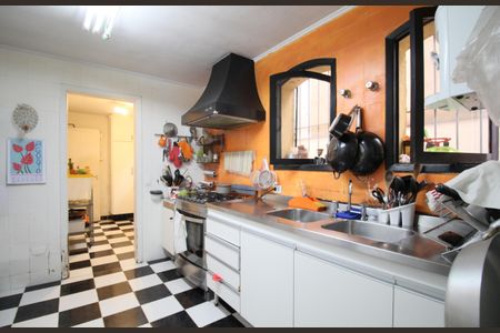 Casa à venda com 350m², 4 quartos e 4 vagas Casa à venda com 350m², 4 quartos e 4 vagasCozinha