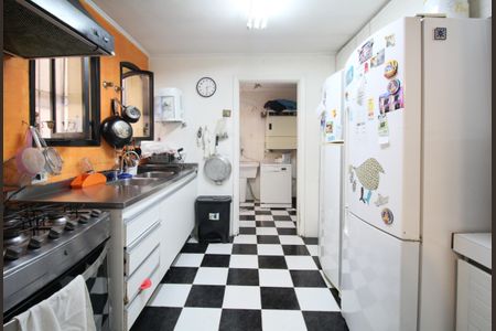 Casa à venda com 350m², 4 quartos e 4 vagas Casa à venda com 350m², 4 quartos e 4 vagasCozinha