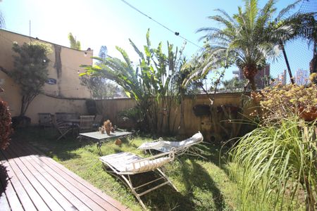 Casa à venda com 350m², 4 quartos e 4 vagas Casa à venda com 350m², 4 quartos e 4 vagasQuintal Gourmet