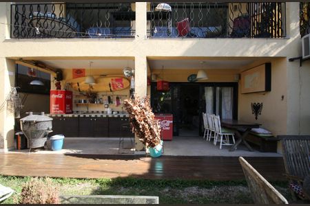 Casa à venda com 350m², 4 quartos e 4 vagas Casa à venda com 350m², 4 quartos e 4 vagasQuintal Gourmet