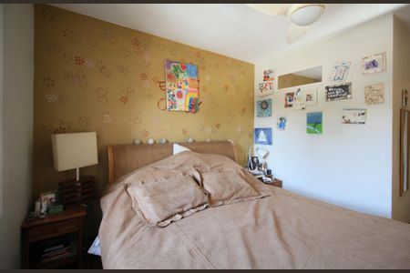 Casa à venda com 350m², 4 quartos e 4 vagas Casa à venda com 350m², 4 quartos e 4 vagasSuíte