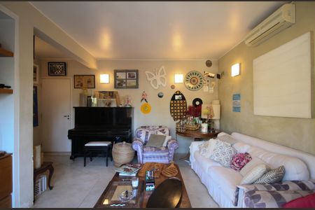 Casa à venda com 350m², 4 quartos e 4 vagas Casa à venda com 350m², 4 quartos e 4 vagasSala 3