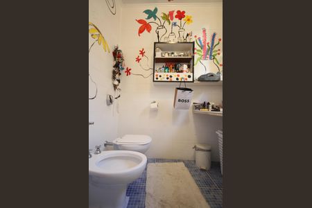 Casa à venda com 350m², 4 quartos e 4 vagas Casa à venda com 350m², 4 quartos e 4 vagasBanheiro 2 da Suíte