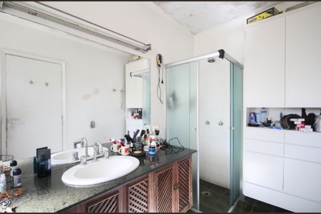 Casa à venda com 350m², 4 quartos e 4 vagas Casa à venda com 350m², 4 quartos e 4 vagasBanheiro 1 da Suíte