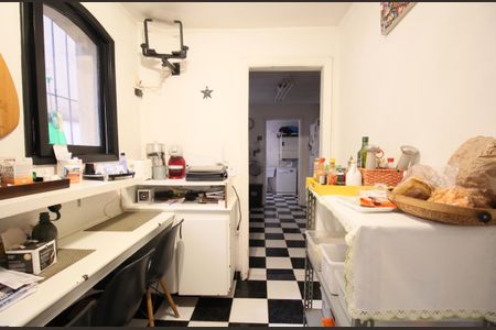 Casa à venda com 350m², 4 quartos e 4 vagas Casa à venda com 350m², 4 quartos e 4 vagasCopa