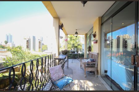 Casa à venda com 350m², 4 quartos e 4 vagas Casa à venda com 350m², 4 quartos e 4 vagasVaranda da Sala 1