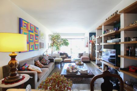 Sala 1 de casa à venda com 4 quartos, 350m² em Real Parque, São Paulo