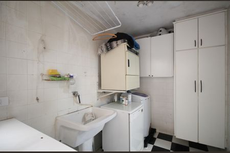 Casa à venda com 350m², 4 quartos e 4 vagas Casa à venda com 350m², 4 quartos e 4 vagasÁrea de Serviço