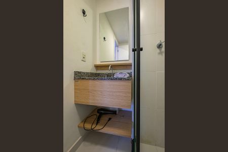 Banheiro Social de kitnet/studio à venda com 1 quarto, 21m² em Jardim Paulista, São Paulo