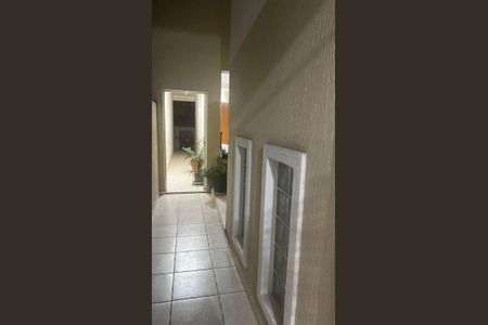 Casa à venda com 253m², 4 quartos e 4 vagas