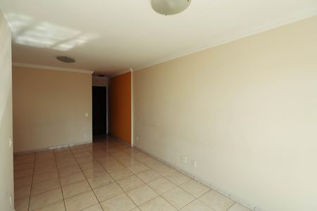 Apartamento para alugar com 76m², 3 quartos e 2 vagasSala