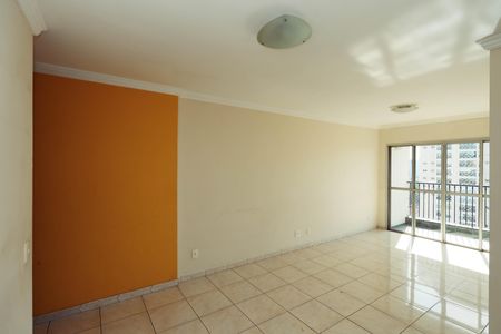 Apartamento para alugar com 76m², 3 quartos e 2 vagasSala