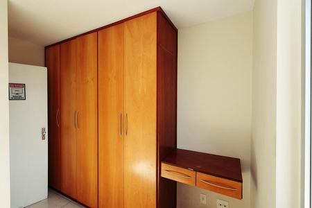 Apartamento para alugar com 76m², 3 quartos e 2 vagasQuarto 2