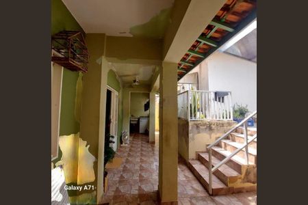 Casa à venda com 98m², 3 quartos e 5 vagas