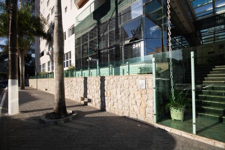 Apartamento para alugar com 110m², 3 quartos e 2 vagas Apartamento para alugar com 110m², 3 quartos e 2 vagasFachada
