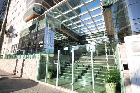 Apartamento para alugar com 110m², 3 quartos e 2 vagas Apartamento para alugar com 110m², 3 quartos e 2 vagasFachada
