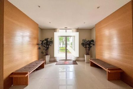 Apartamento à venda com 70m², 2 quartos e 2 vagasHall social