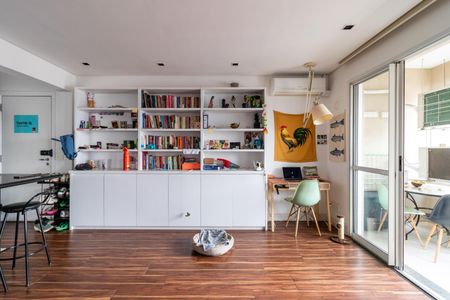 Apartamento à venda com 70m², 2 quartos e 2 vagasSala