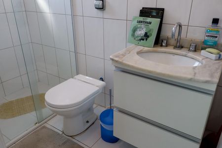 Casa à venda com 220m², 3 quartos e 4 vagas Casa à venda com 220m², 3 quartos e 4 vagasBanheiro da Suíte 1