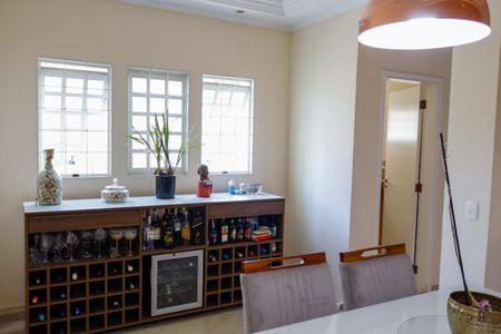 Casa à venda com 220m², 3 quartos e 4 vagas Casa à venda com 220m², 3 quartos e 4 vagasSala de Jantar