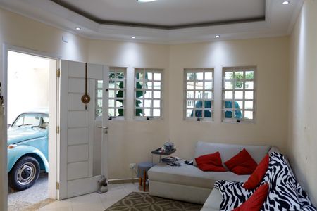 Casa à venda com 220m², 3 quartos e 4 vagas Casa à venda com 220m², 3 quartos e 4 vagasSala