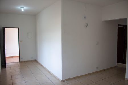 Casa para alugar com 140m², 3 quartos e 4 vagas Casa para alugar com 140m², 3 quartos e 4 vagasSala