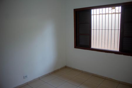 Casa para alugar com 140m², 3 quartos e 4 vagas Casa para alugar com 140m², 3 quartos e 4 vagasQuarto 2