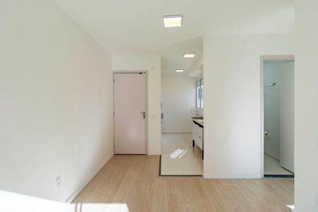 Sala de apartamento para alugar com 2 quartos, 44m² em Jardim Cláudia, São Paulo