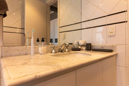 Apartamento para alugar com 143m², 4 quartos e 3 vagasBanheiro da Suíte