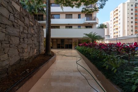 Apartamento para alugar com 143m², 4 quartos e 3 vagasEntrada