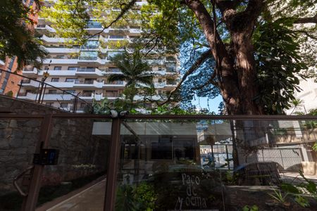 Apartamento para alugar com 143m², 4 quartos e 3 vagasFachada e portaria
