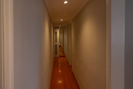 Apartamento para alugar com 143m², 4 quartos e 3 vagasCorredor