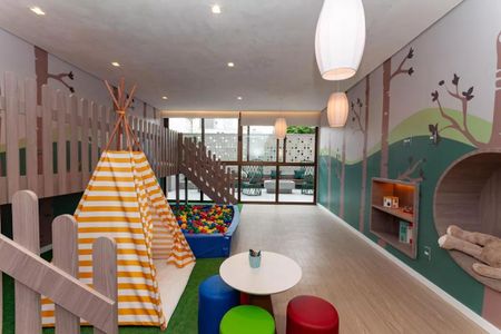 Apartamento para alugar com 180m², 4 quartos e 4 vagasÁrea comum - Brinquedoteca