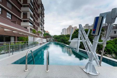 Apartamento para alugar com 180m², 4 quartos e 4 vagasÁrea comum - Piscina