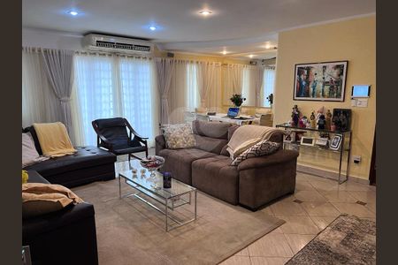 Casa à venda com 2 quartos, 147m² em Vila Santo Estefano, São Paulo