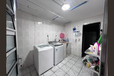 Casa à venda com 2 quartos, 147m² em Vila Santo Estefano, São Paulo