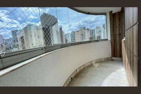 Apartamento à venda com 210m², 4 quartos e 3 vagas